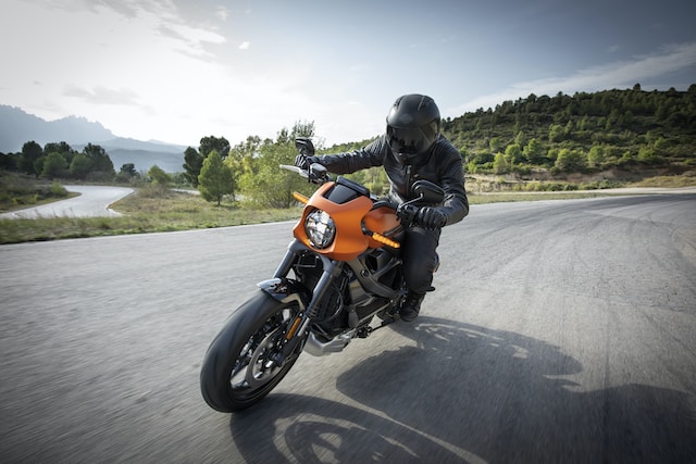 Choosing the Right Motorbike Rental Company